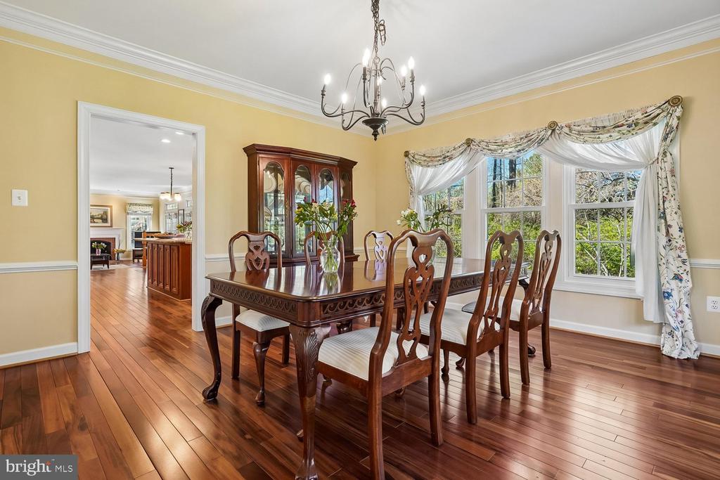 13236 MAPLECREST DRIVE