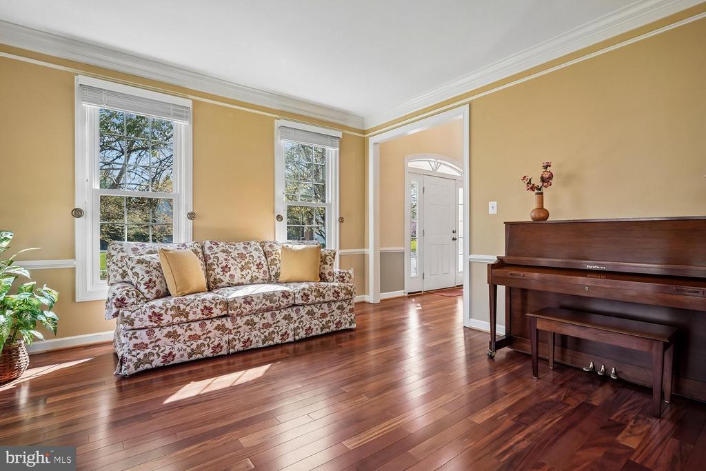 13236 MAPLECREST DRIVE