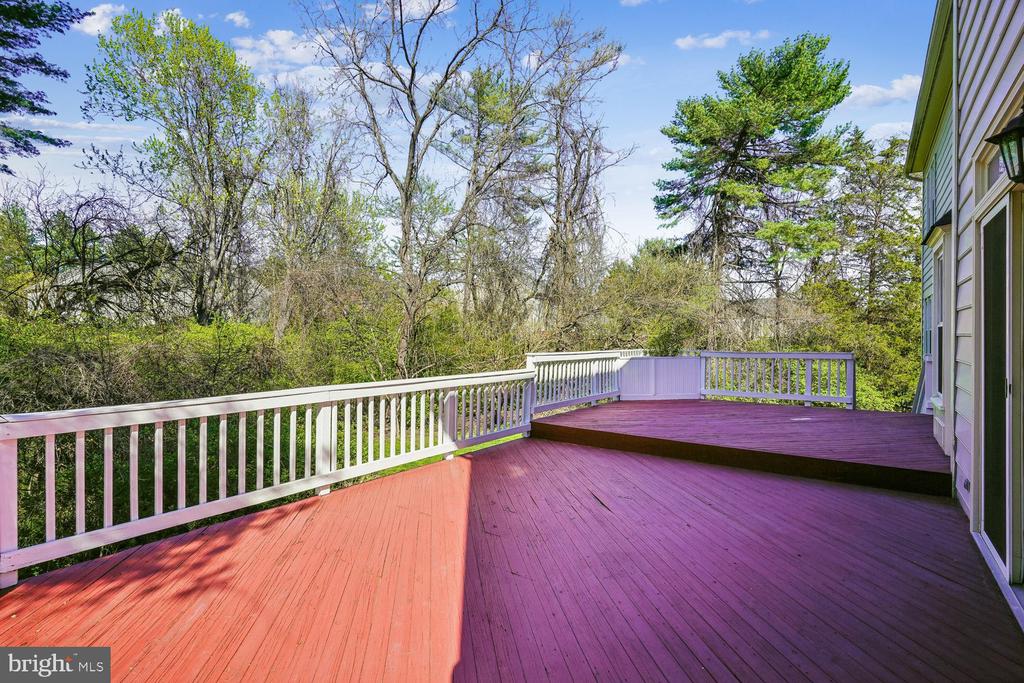 13236 MAPLECREST DRIVE