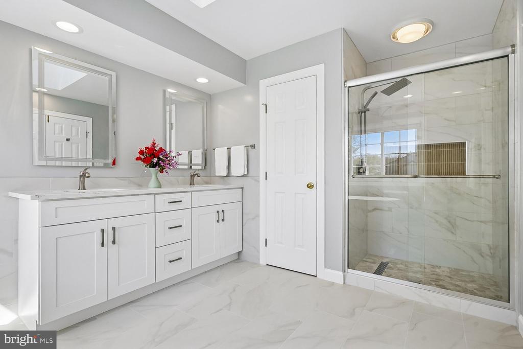 13236 MAPLECREST DRIVE