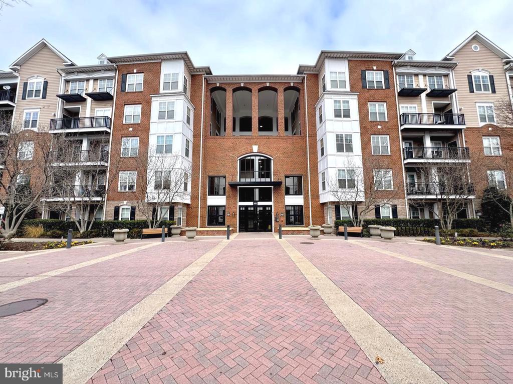 501 HUNGERFORD DRIVE Unit: 110