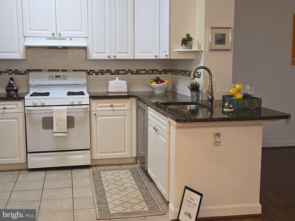 501 HUNGERFORD DRIVE Unit: 110