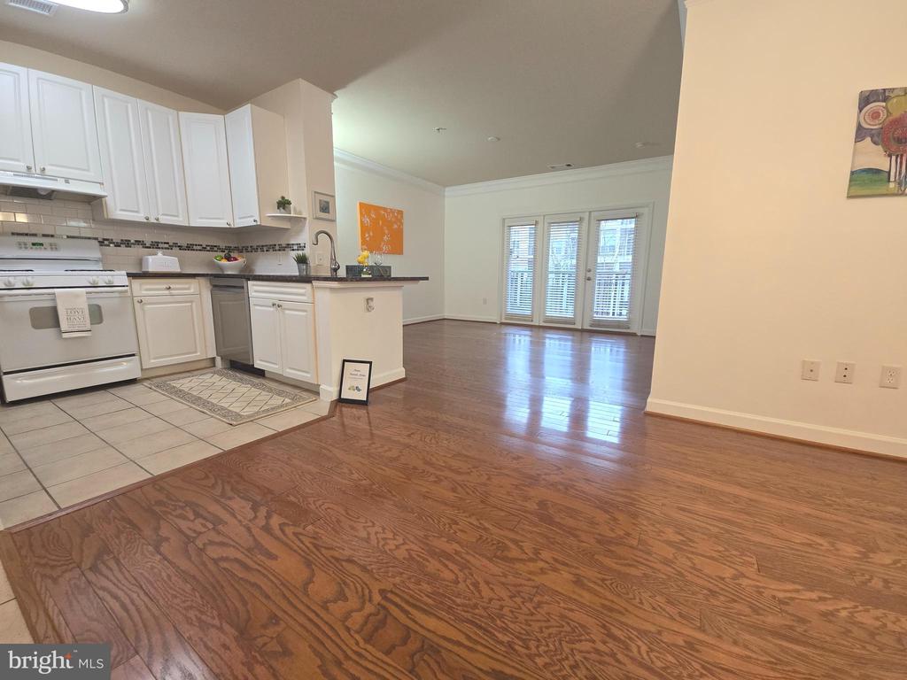 501 HUNGERFORD DRIVE Unit: 110