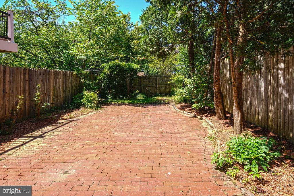 13104 DAIRYMAID DRIVE