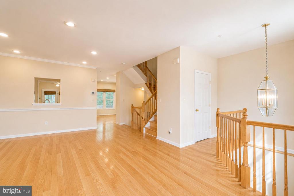 467 WINDING ROSE DRIVE