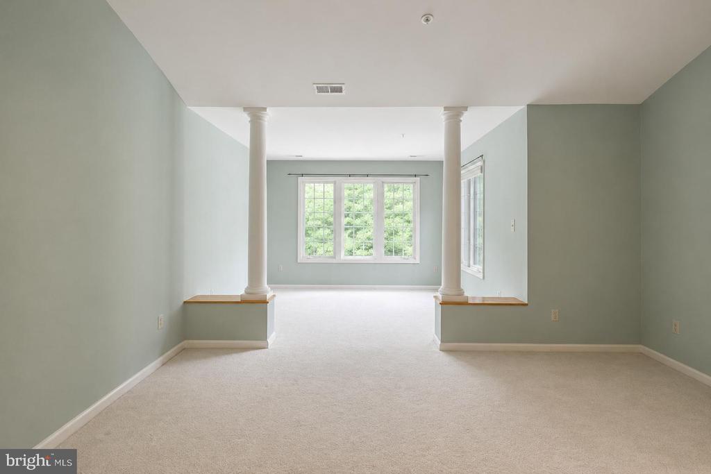 467 WINDING ROSE DRIVE
