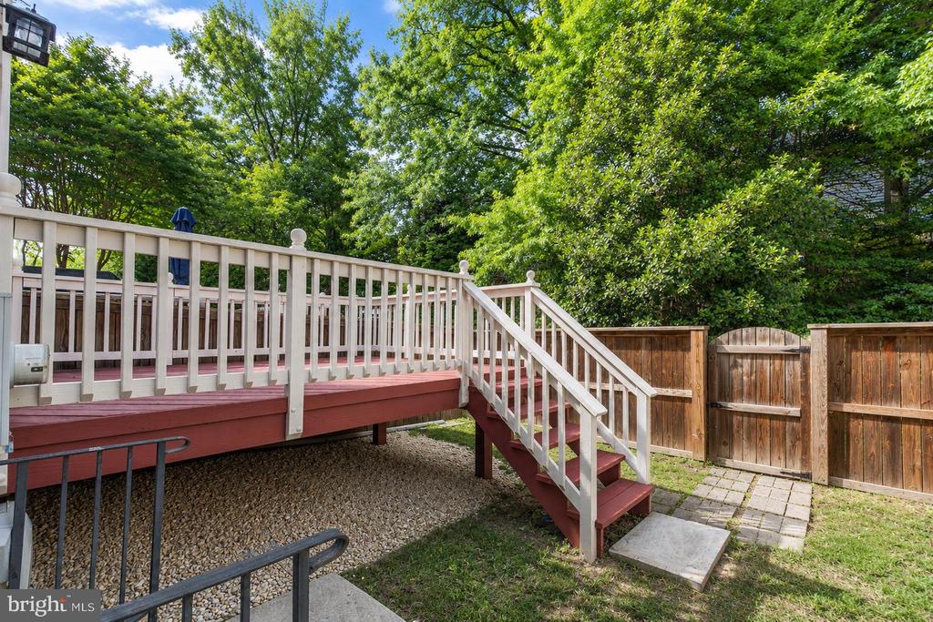 467 WINDING ROSE DRIVE