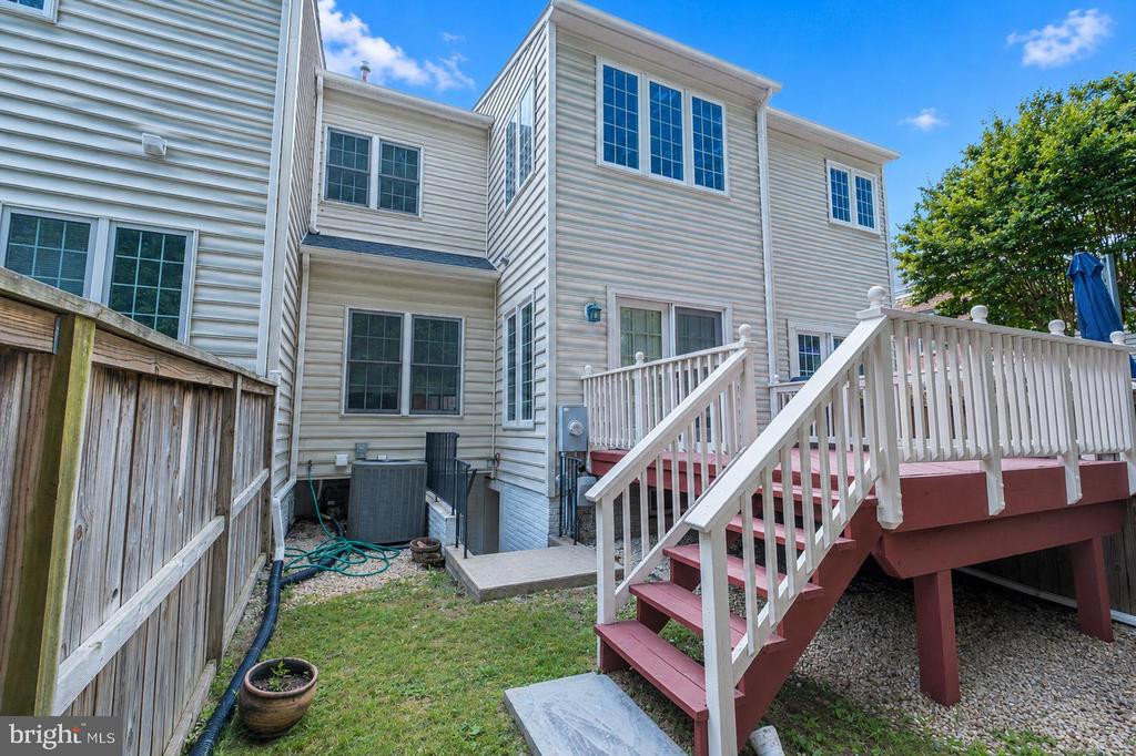 467 WINDING ROSE DRIVE