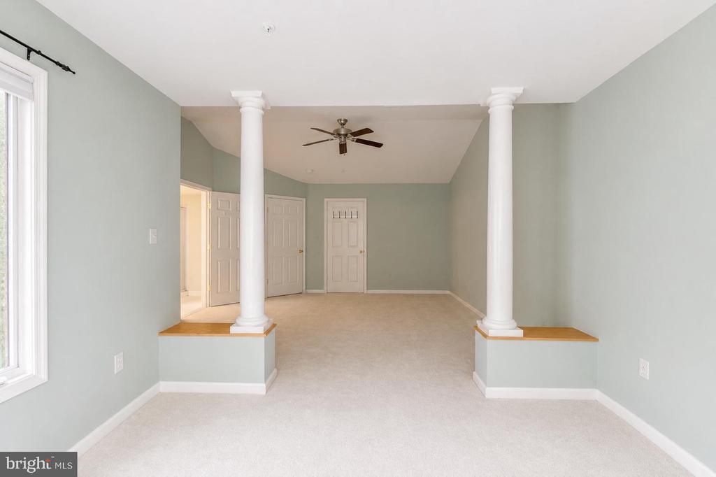 467 WINDING ROSE DRIVE