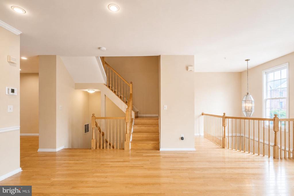 467 WINDING ROSE DRIVE