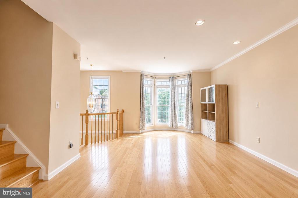 467 WINDING ROSE DRIVE
