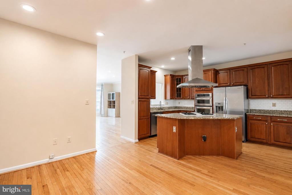 467 WINDING ROSE DRIVE
