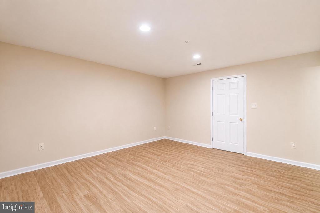467 WINDING ROSE DRIVE