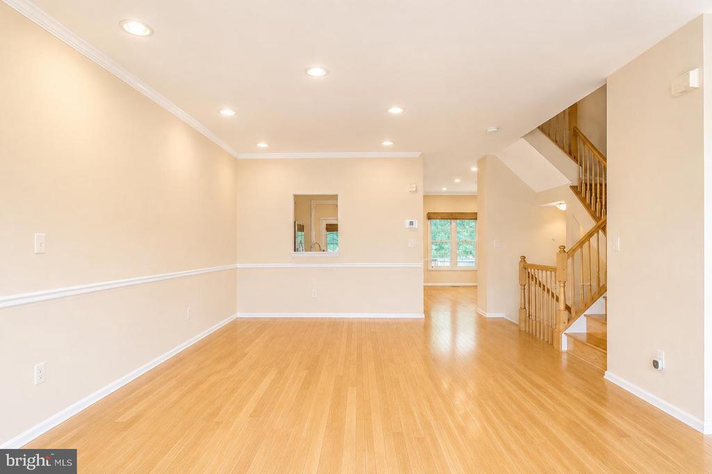 467 WINDING ROSE DRIVE