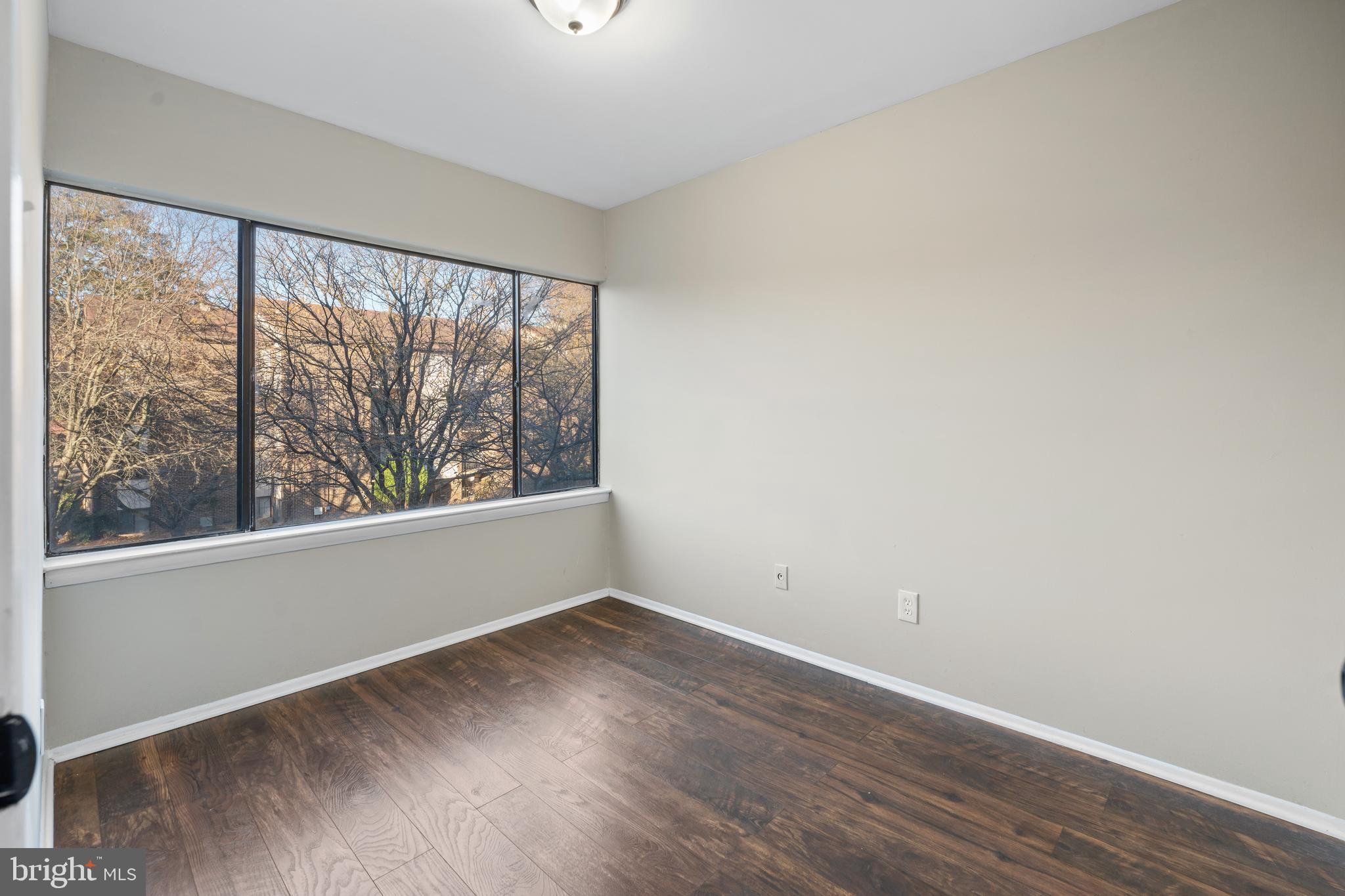 11200 Cherry Hill Rd #102