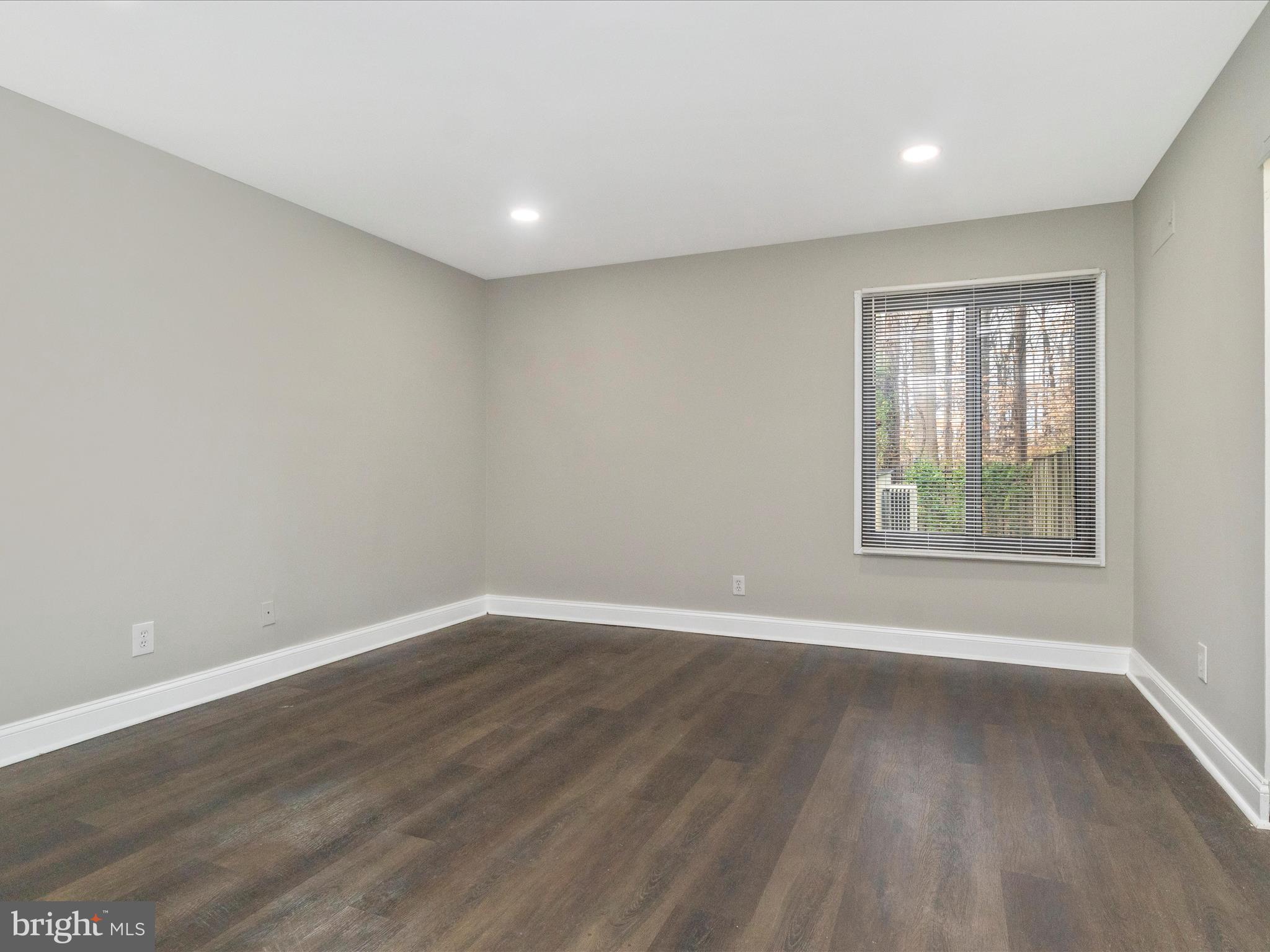 10114 Campus Way S #102-8c