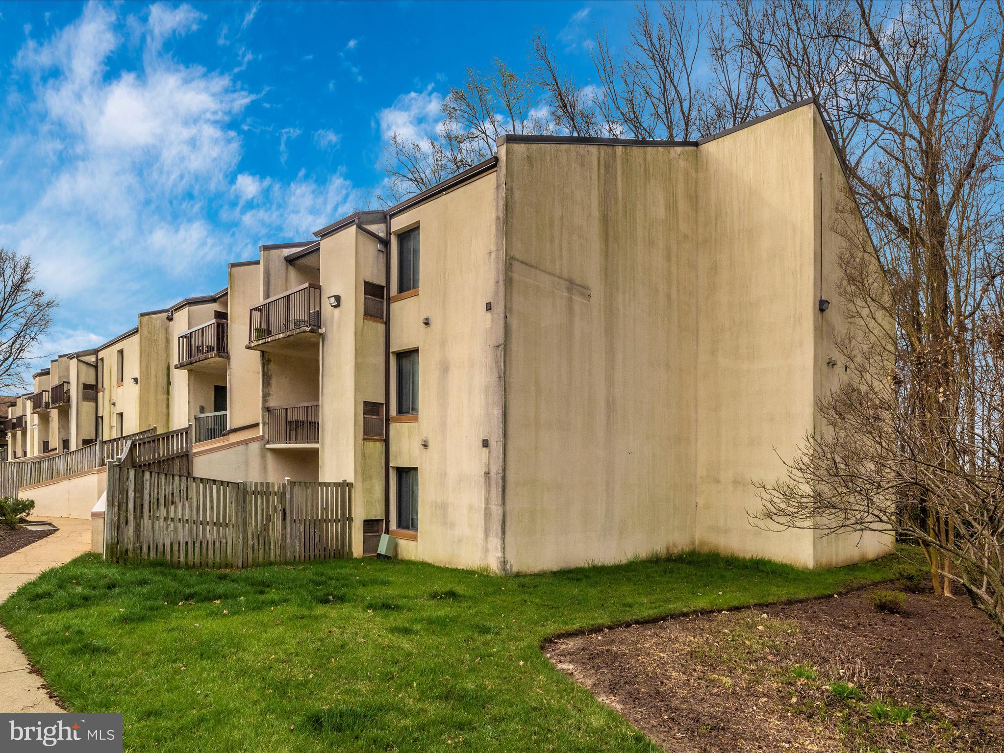 10114 Campus Way S #102-8c