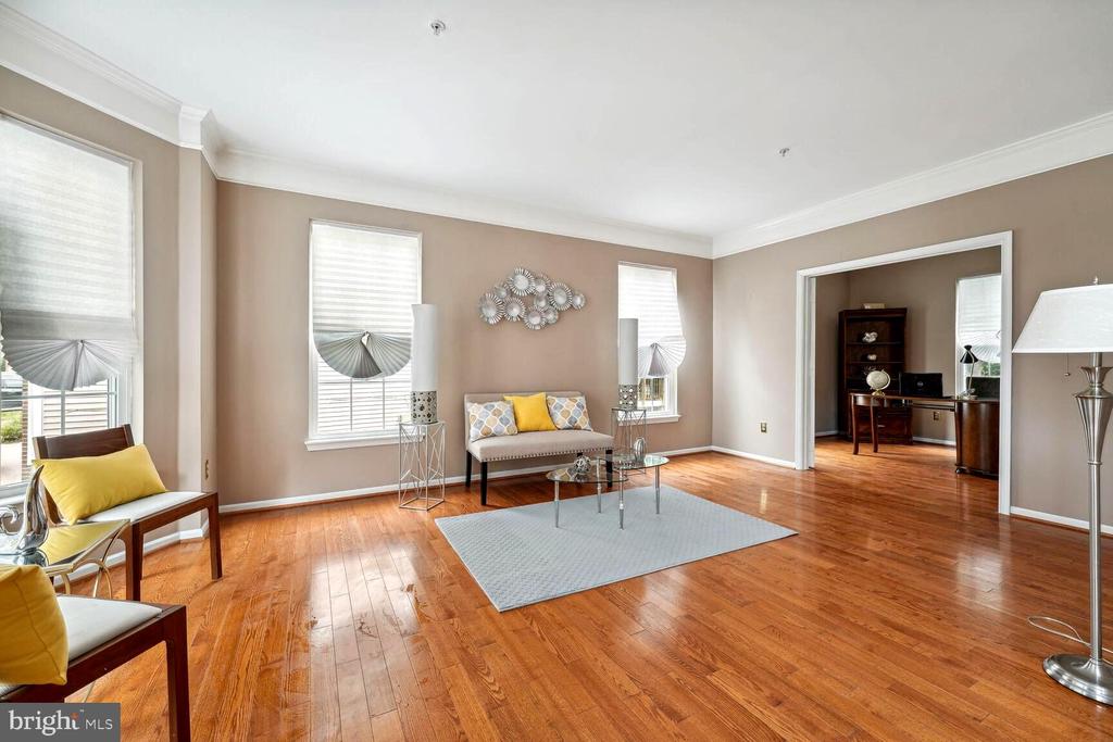 1205 Durham Dr
