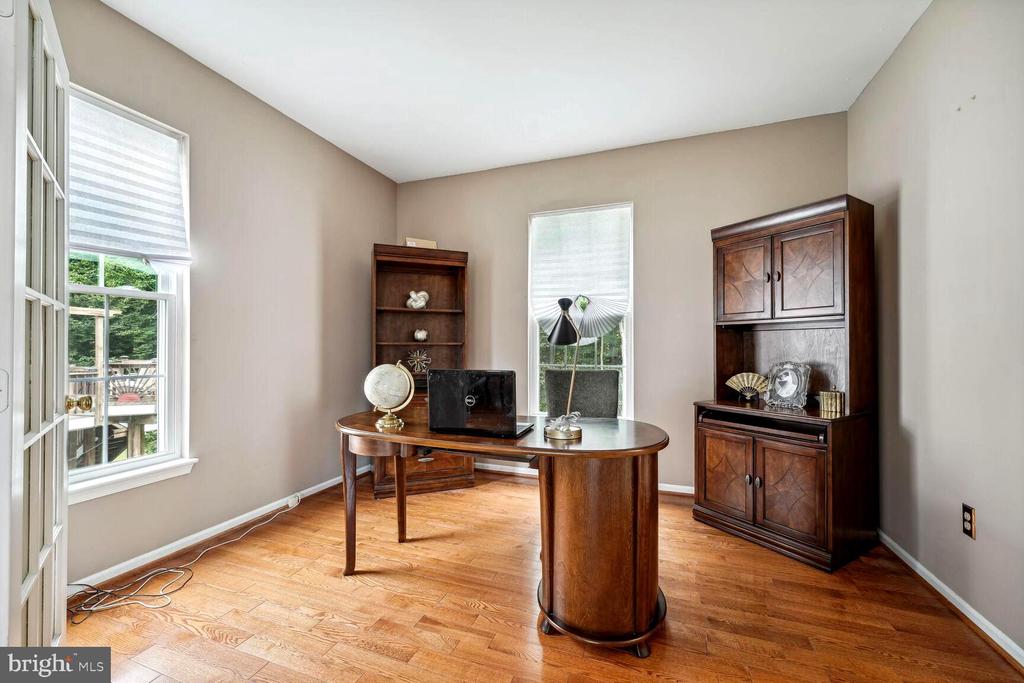 1205 Durham Dr