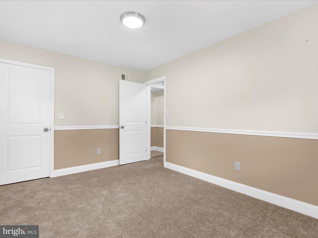 2405 GREELEY PLACE