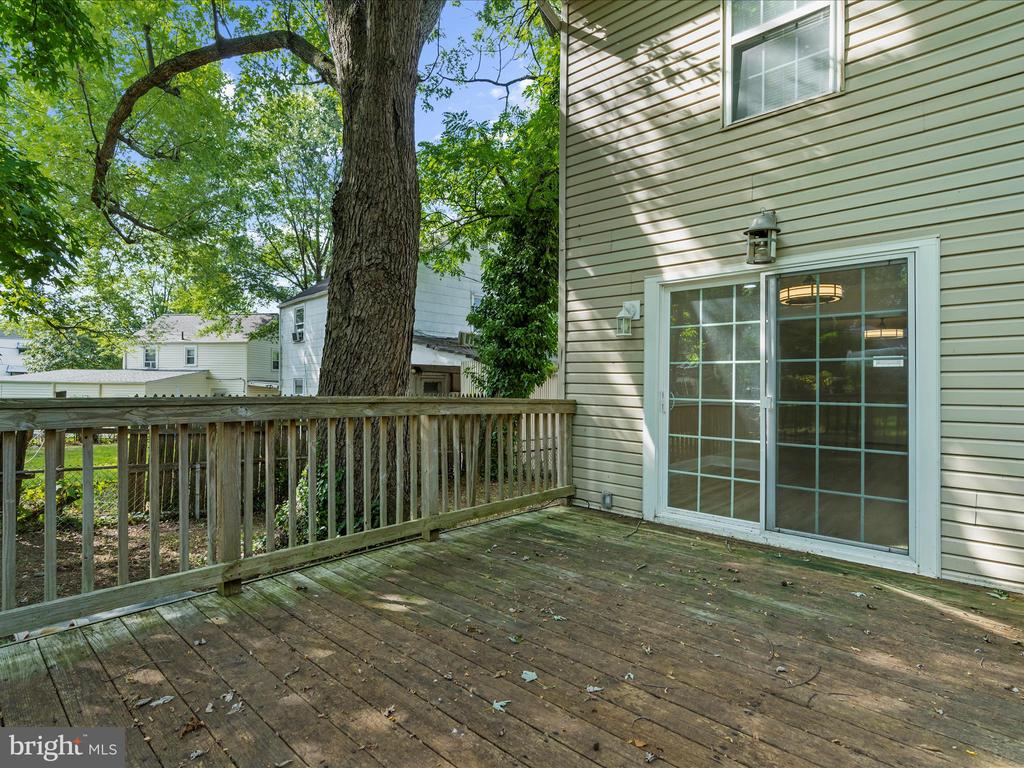 2405 GREELEY PLACE