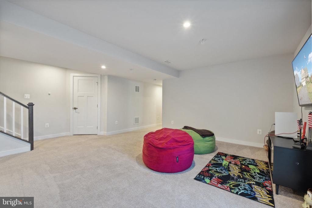 18214 Shapwick Ct