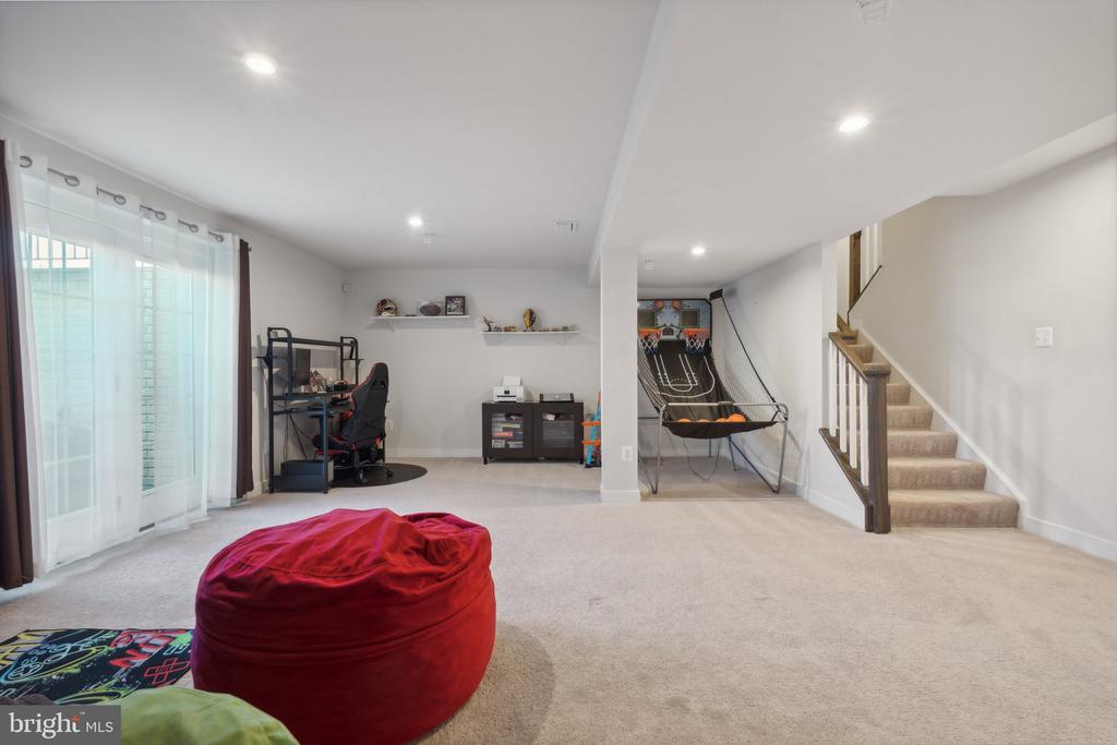 18214 Shapwick Ct