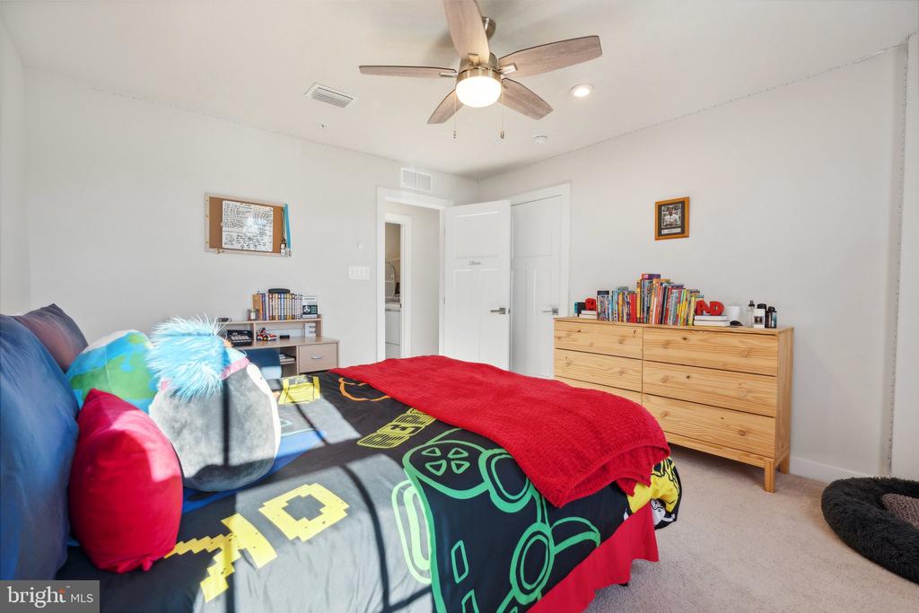 18214 Shapwick Ct