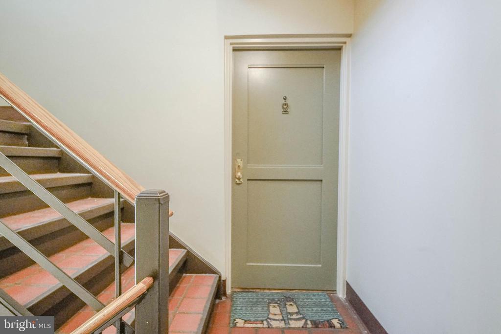 1224 MEADE STREET N ES202