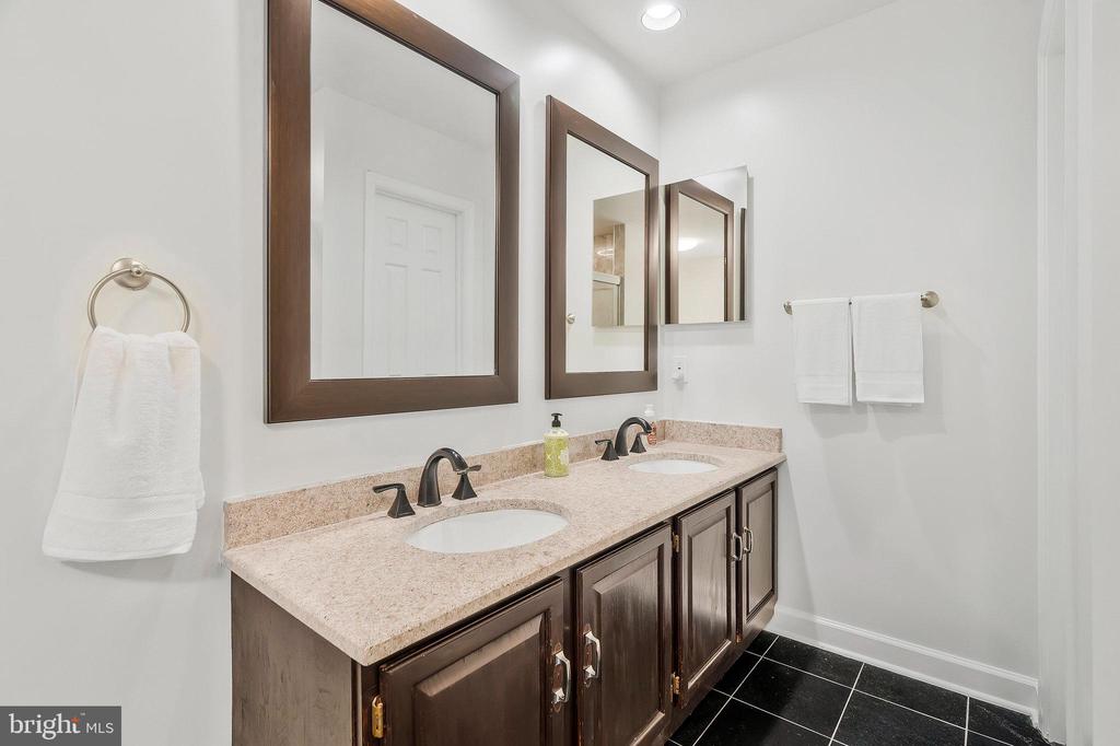 13911 Valley Country Dr