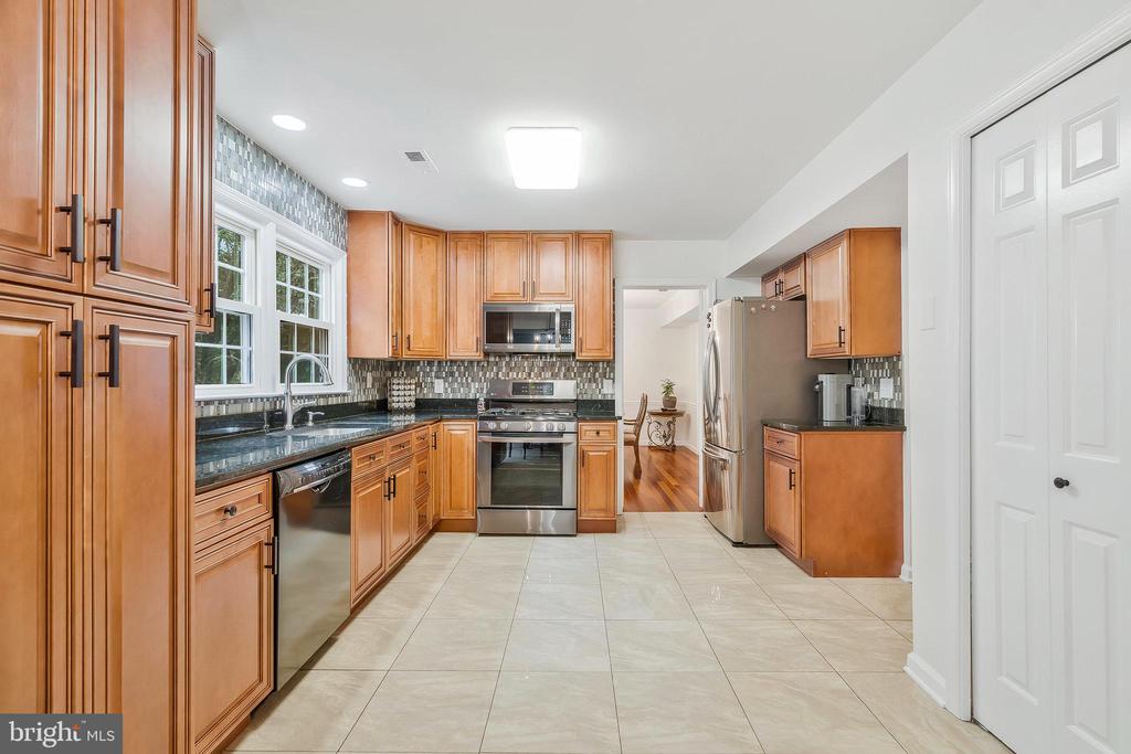 13911 Valley Country Dr