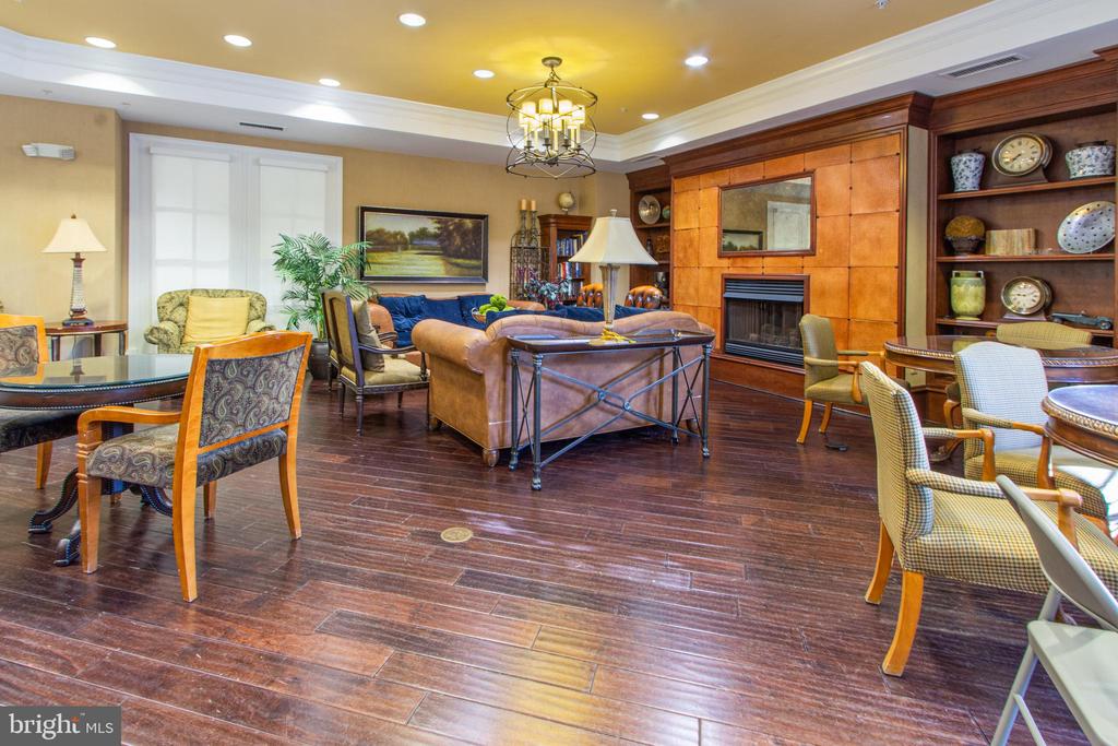 2655 Prosperity Ave #313