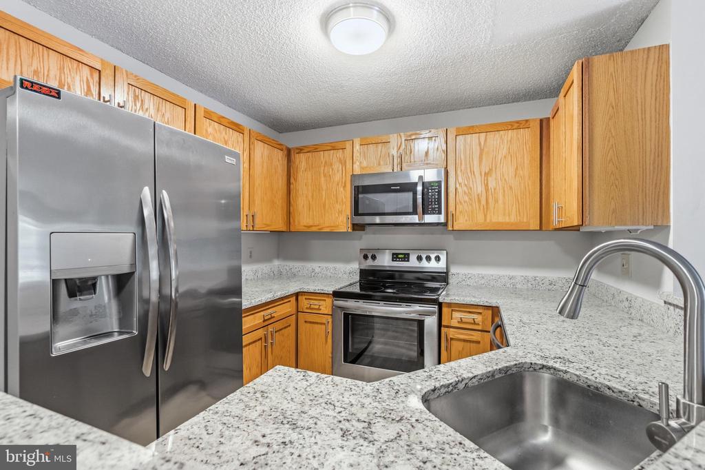 11705 SUMMERCHASE CIRCLE