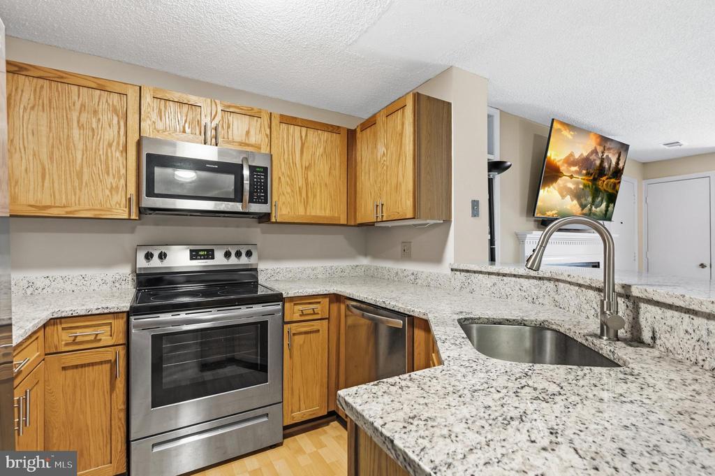 11705 SUMMERCHASE CIRCLE