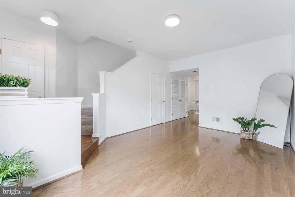 1955 TEASEL COURT