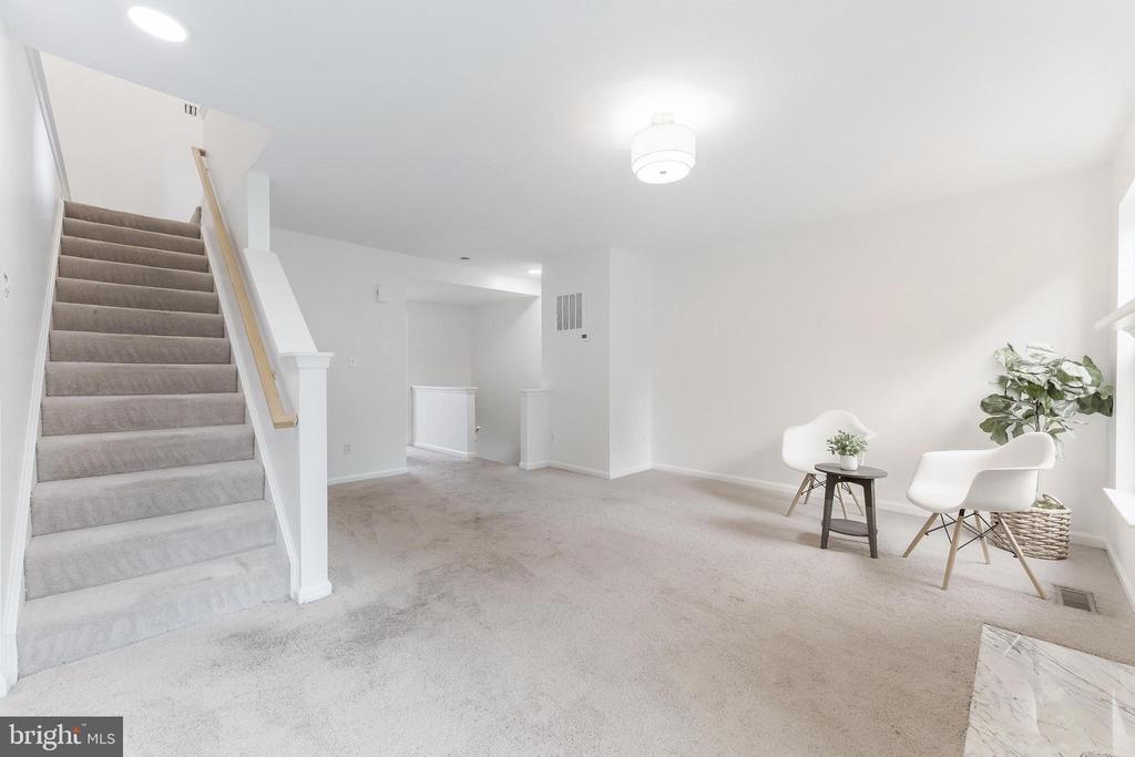 1955 TEASEL COURT
