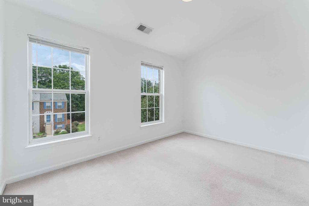 1955 TEASEL COURT