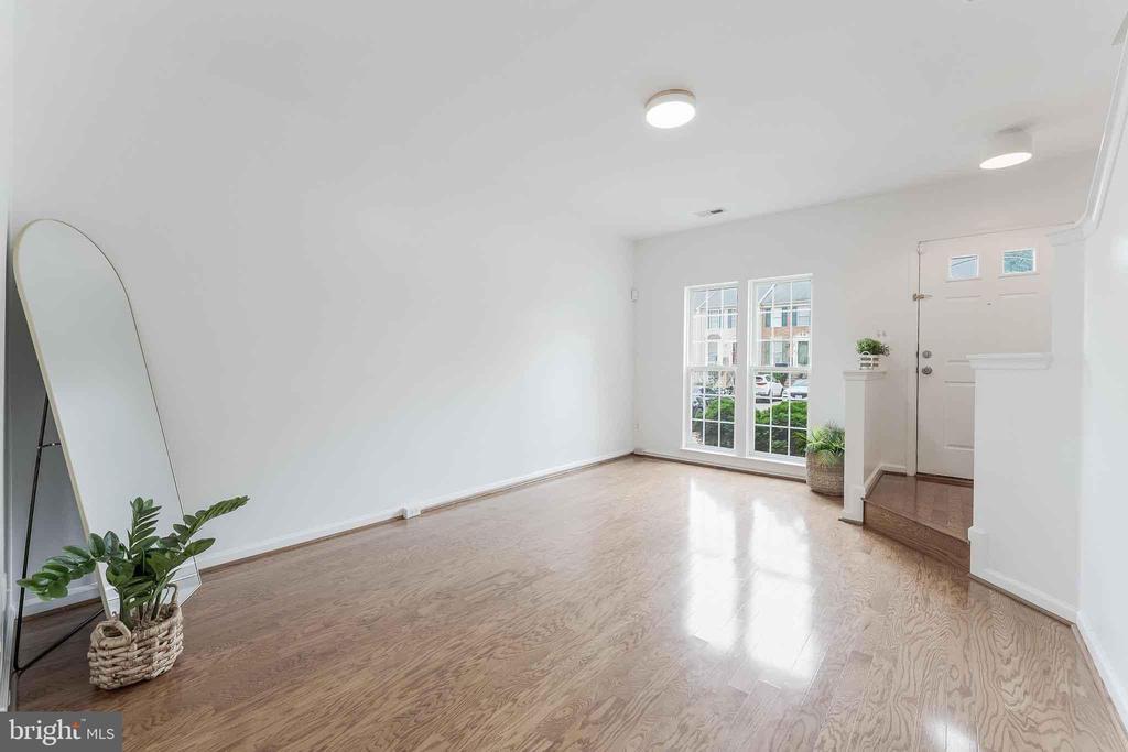 1955 TEASEL COURT