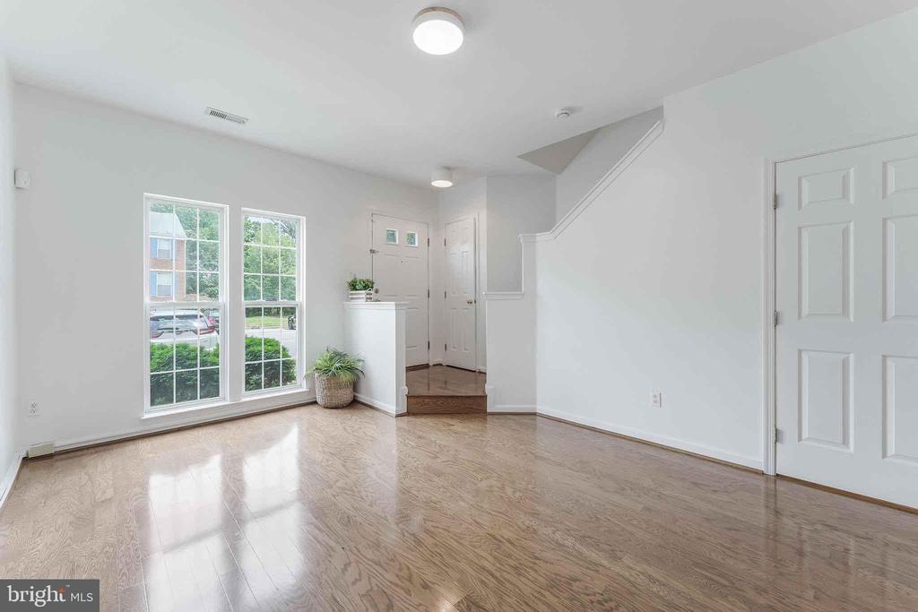 1955 TEASEL COURT