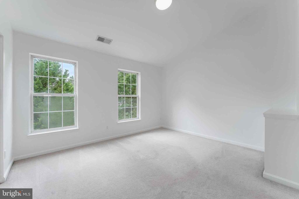 1955 TEASEL COURT