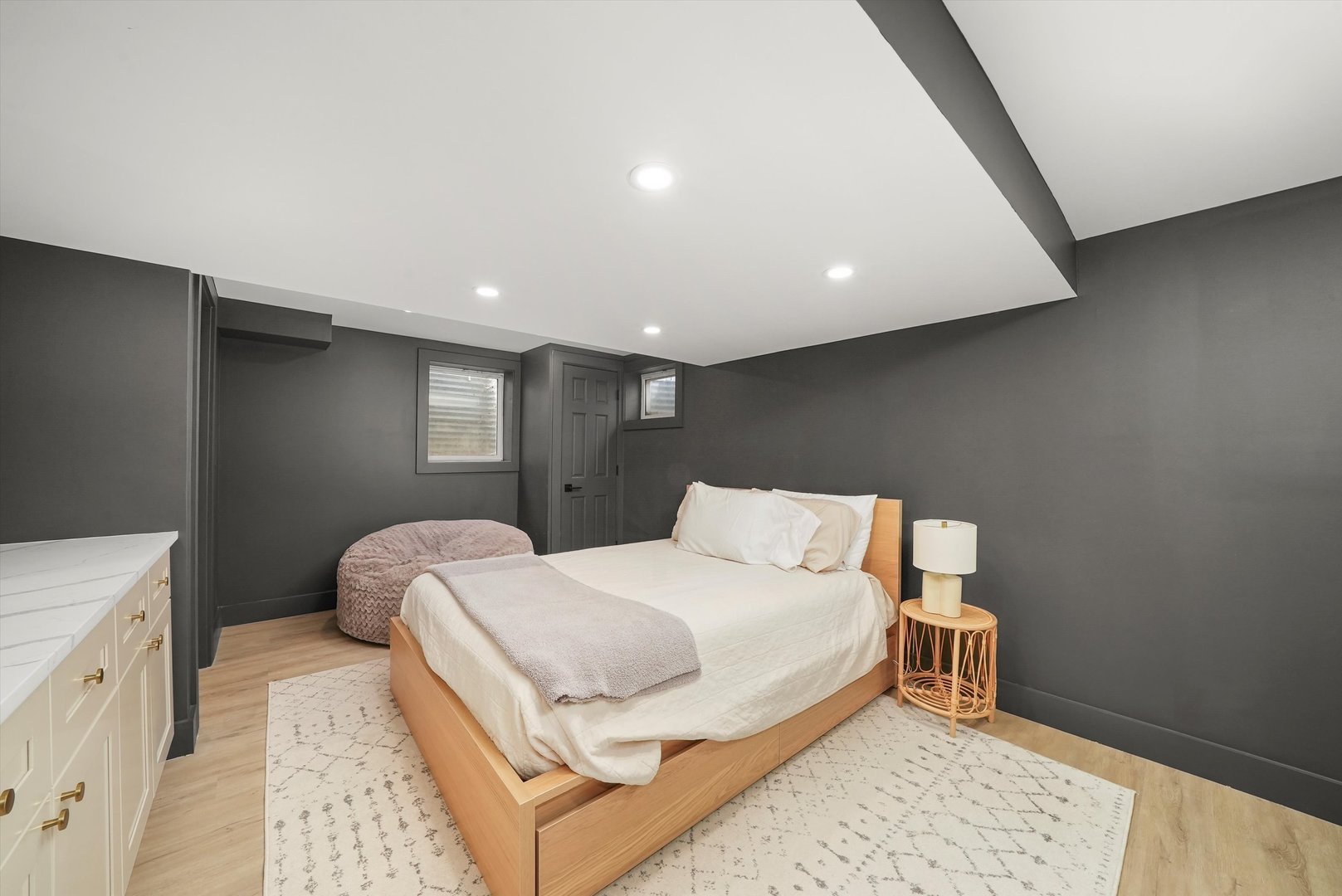 813 S Charles Avenue