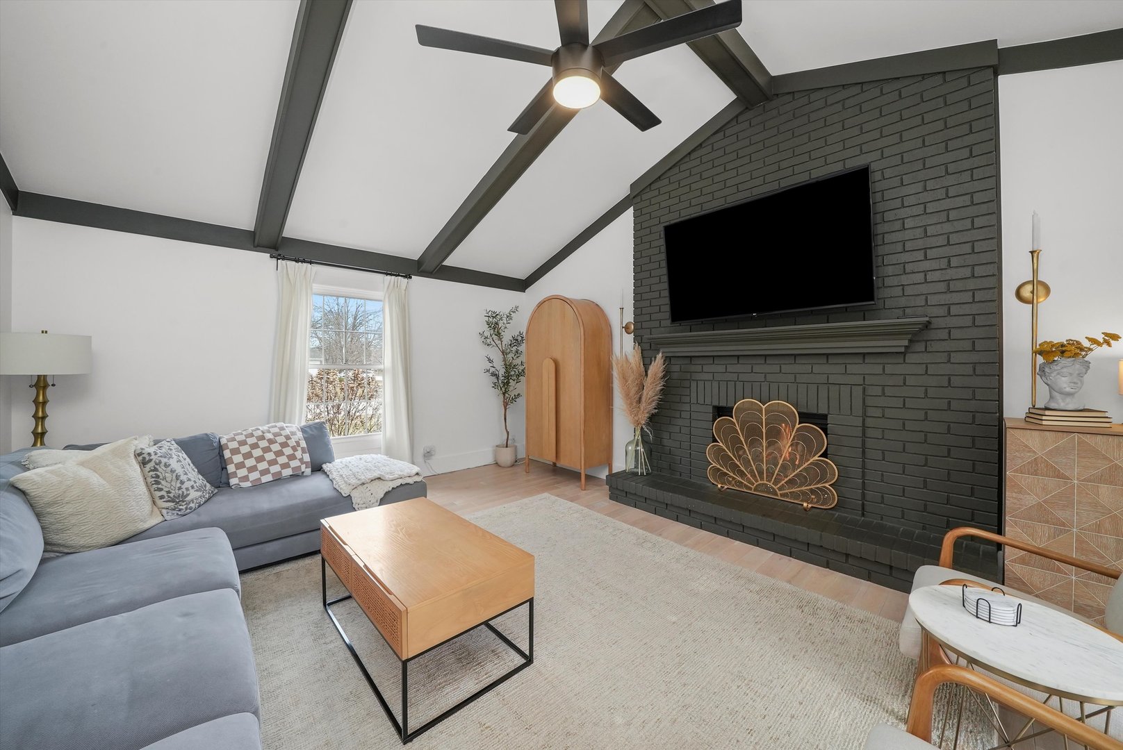 813 S Charles Avenue