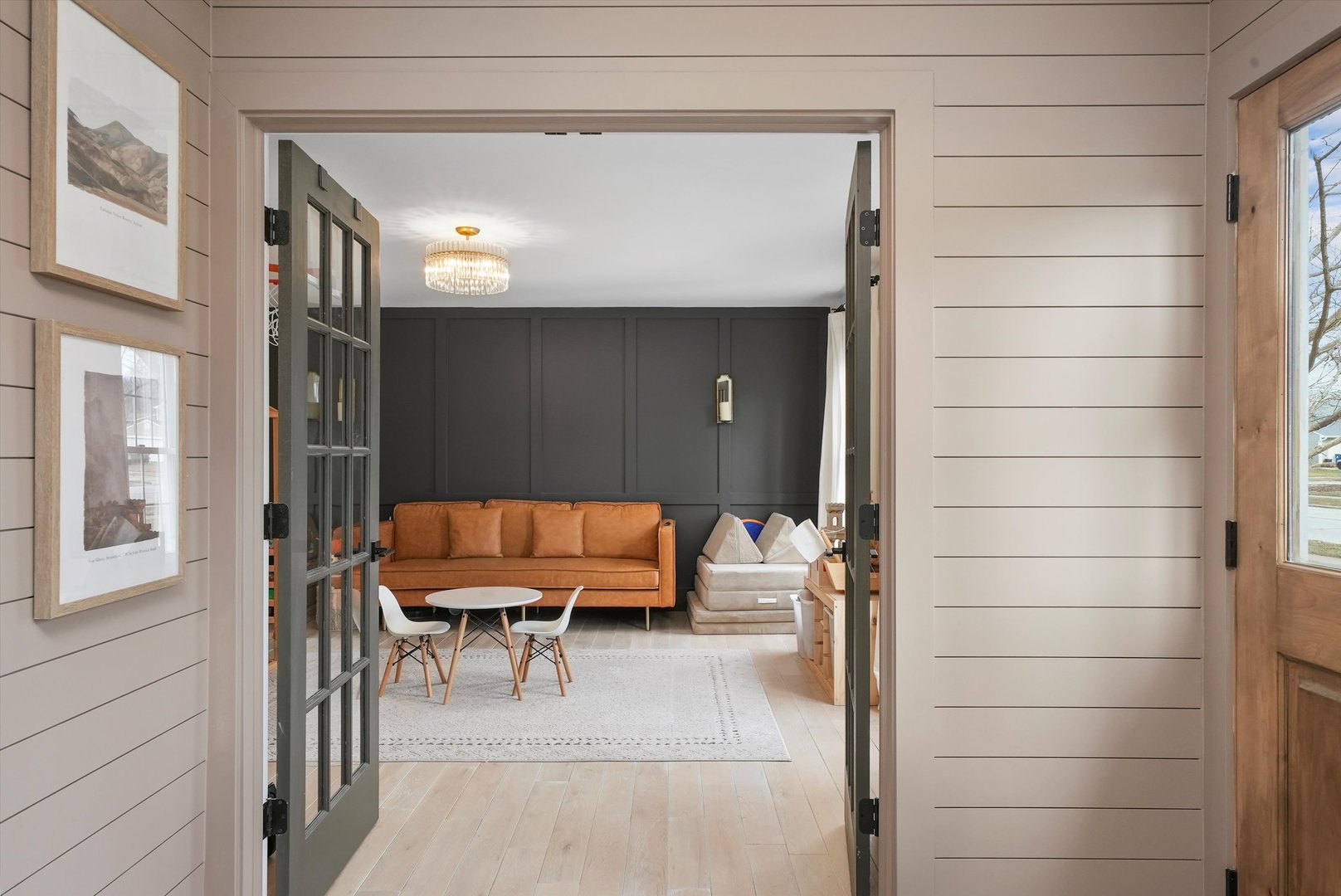 813 S Charles Avenue