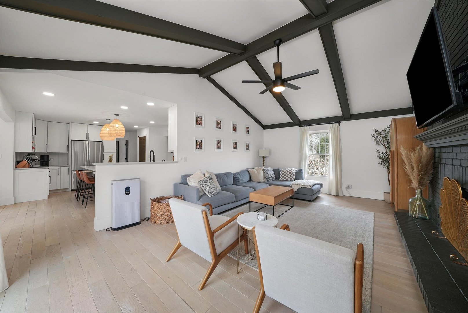 813 S Charles Avenue