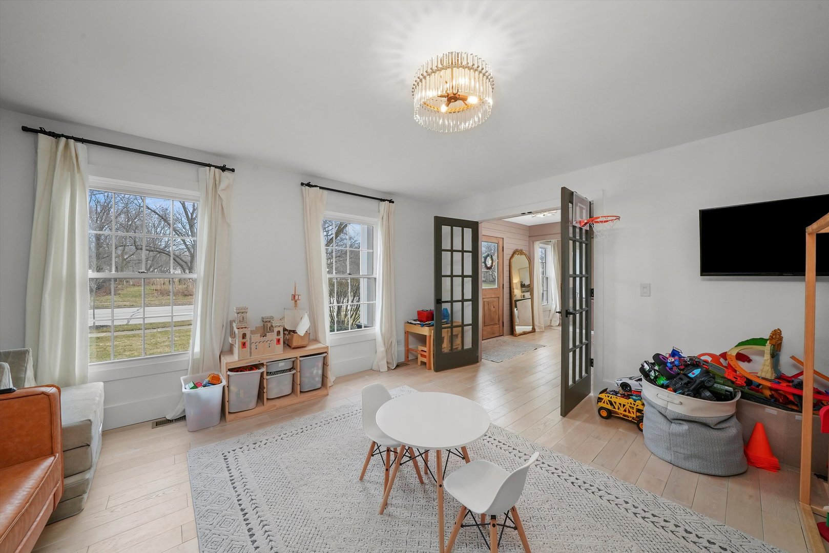 813 S Charles Avenue