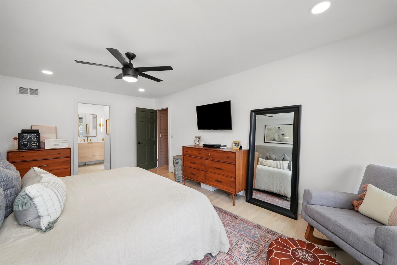 813 S Charles Avenue