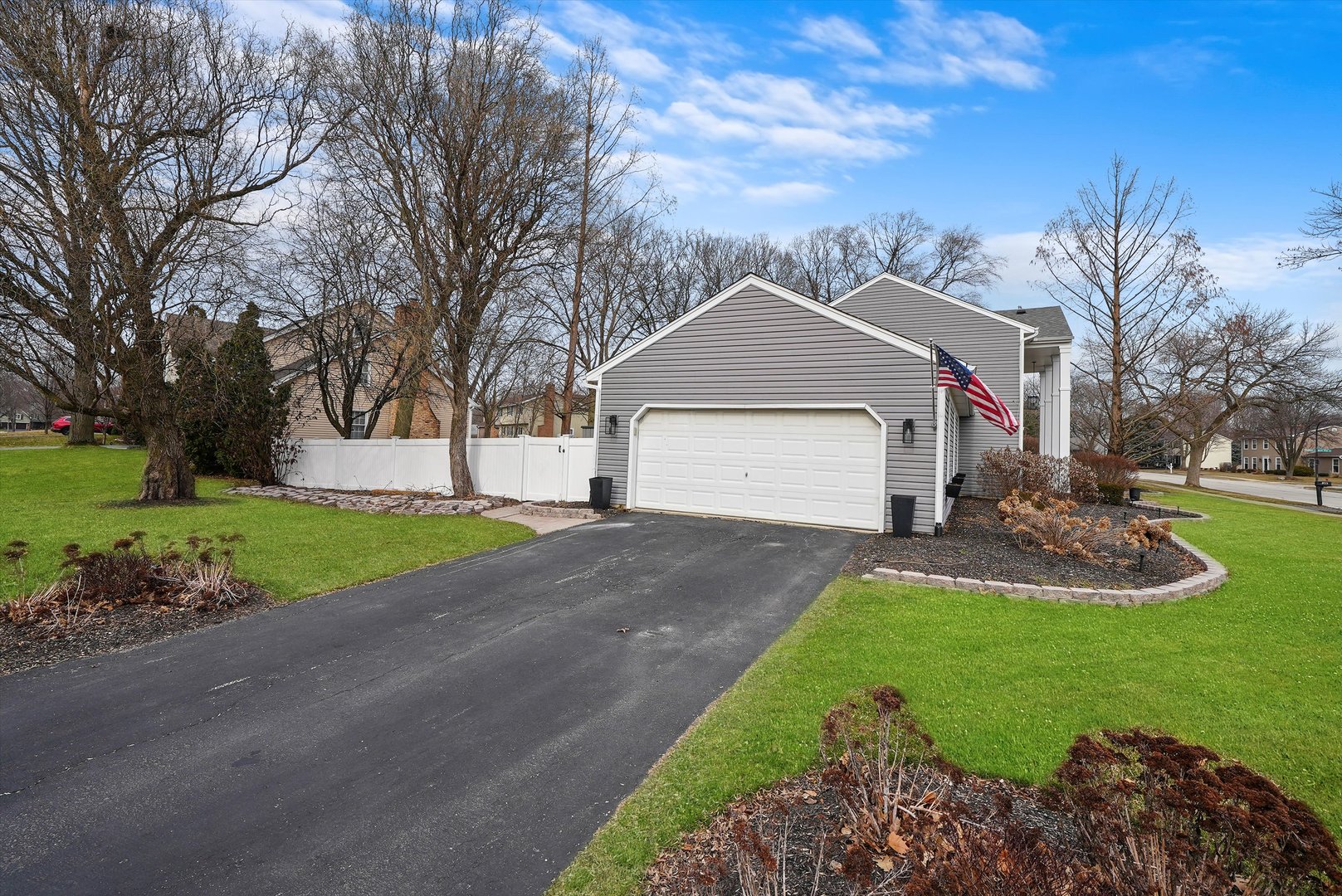 813 S Charles Avenue