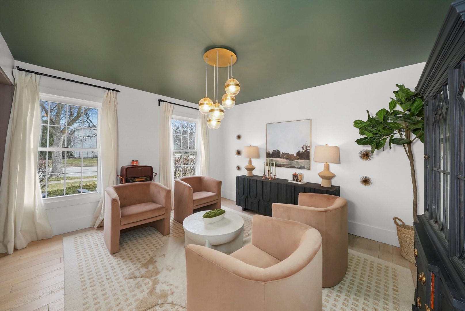 813 S Charles Avenue