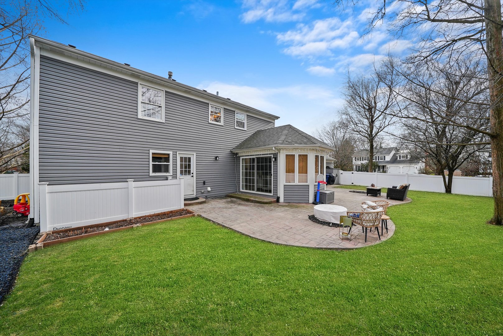 813 S Charles Avenue