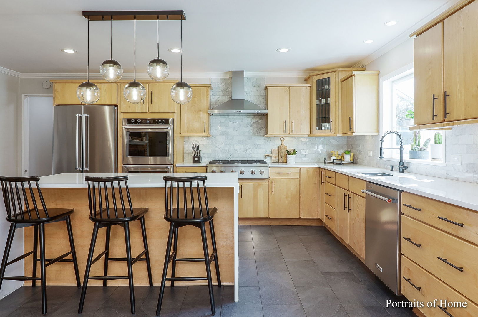 2S350 Arrowhead Drive